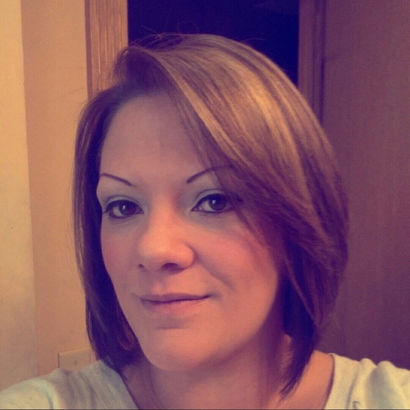 Meet your Posher, Tawonia - Picture 1 of 1